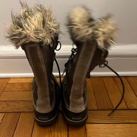 Sorel Joan of Arc Furry Brown Black Winter Snow Boot - Size 9 - Picture 3 of 5